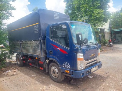 Cần bán gấp xe tải hiệu jac trọng tải 1t990 sản xuất 2017 - thùng mui 0
