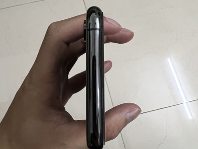 Cần bán Iphone XS 64GB màu đen 3