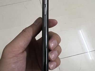 Cần bán Iphone XS 64GB màu đen 1