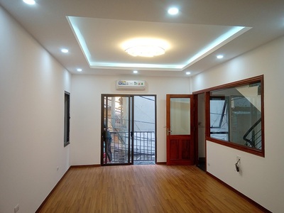 Bán nhà, đường láng, dt 59m 2 x 4 tầng, nhà đẹp gần ô tô, chợ, có ô chờ thang máy 2