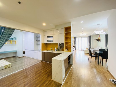 Gia đình enm cần bán căn 3 phòng ngủ times, căn rộng 0