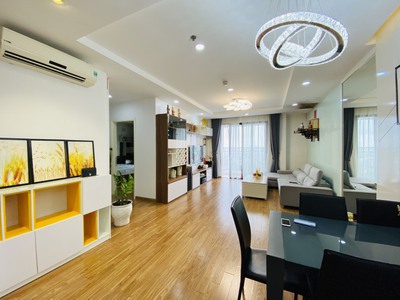 Gia đình enm cần bán căn 3 phòng ngủ times, căn rộng 1