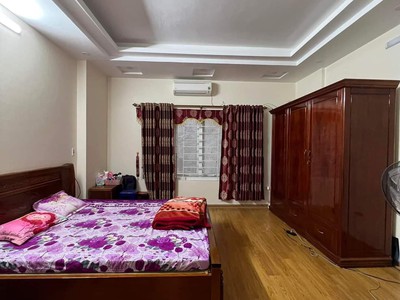 Bán Nhà Cầu Giấy sát phố  30m 5tầng mặt tiền lớn kinh doanh nhỏ 3 tỷ 2