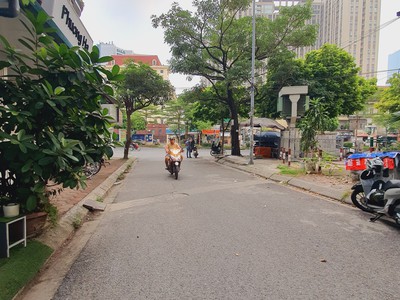 Thanh lý giá treo quần áo và kệ đa năng 1070