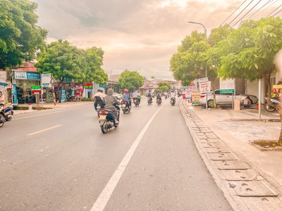 Thanh lý giá treo quần áo và kệ đa năng 275