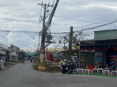 Chính chủ cần bán nền 950m2 mặt tiền lộ nhựa 6m cặp bên chợ Cái Chanh giáp ranh Cần Thơ 0