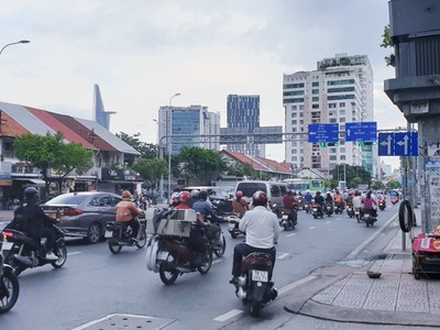 Thanh lý giá treo quần áo và kệ đa năng 2951