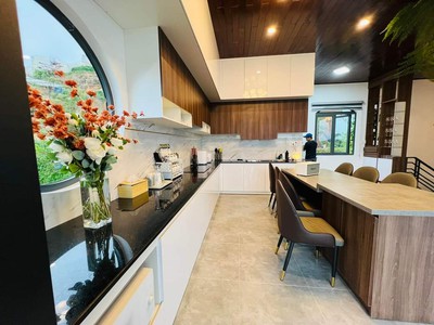 Ngợp ngân hàng cần bán gấp căn biệt thự view đẹp đường ô tô 1