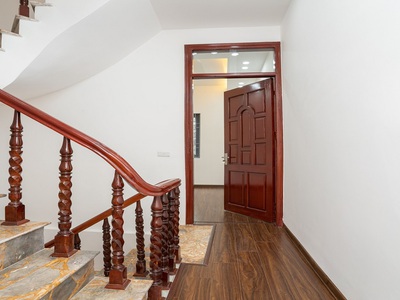 Bán nhà ngõ 165 cầu giấy - cầu giấy 42m2 xây 5 tầng, mặt tiền 3.8m giá 5.1 tỷ 2