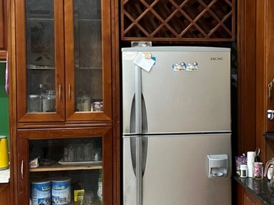 Cho thuê nhà đầy đủ nội thất nằm mặt tiền hẻm xe hơi 2