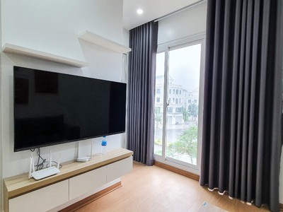 Cho thuê căn hộ 1 ngủ tách bếp Waterfront, 9tr 6