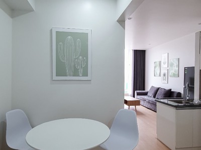 Cho thuê căn hộ 1 ngủ tách bếp Waterfront, 9tr 7