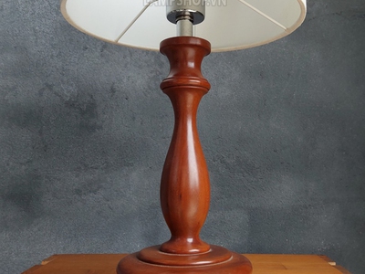 Đèn bàn phong cách cổ điển giá tốt 3