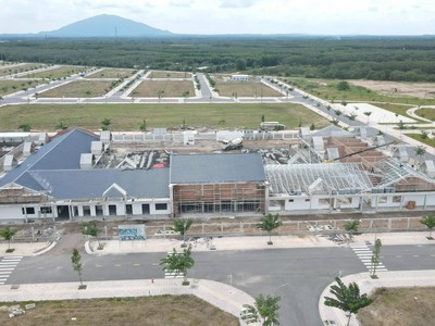 Khách hàng cần bán gấp đất nền đã có sỏ 110m2, mặt tiền 18m, ngay KDC Nam Hà,  NH cho vay 65 0