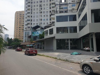 Cần bán biệt thự vừa hoàn thiện, căn góc 3 mặt đường lớn, khu đô thị Văn Khê, Hà Đông 2
