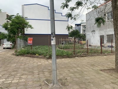 Cần bán lô đất 80m2 tái định cư Tổ 12 Thạch Bàn, lô góc 3 mặt thoáng cực đẹp. 0