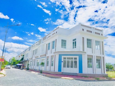 Nhà phố 1t1l - 2 tỷ, kdc hoàng quân, xây mới 100, sổ hồng riêng. dt 4,5x15,5m, đường ô tô 12m. 3