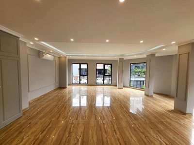 Siêu vip, bán nhà mặt ngõ kinh doanh, vỉa hè oto tránh 95m 7 tầng thang máy xây mới phố nguyên hồng 1