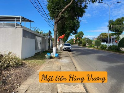 GÓC CẦN TIỀN BÁN GẤP: Lô đất mặt tiền đường Hùng Vương 26m giá 447tr / 170m2 khu Megacity Kon Tum 1