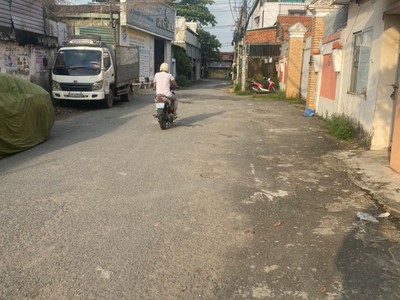 Bán nhà 4.3x20m hxh tránh 8m sát mặt tiền tam bình thủ đức chỉ 4 tỷ tl. 2