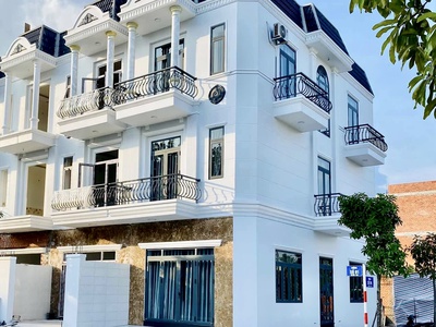 Chủ kẹt tiền cần bán gấp nhà 1 triệt 2 lầu 5