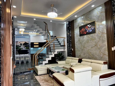 Chủ kẹt tiền cần bán gấp nhà 1 triệt 2 lầu 0