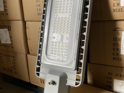 Đèn đường brp392 50w cao cấp chống chói siêu sáng 1