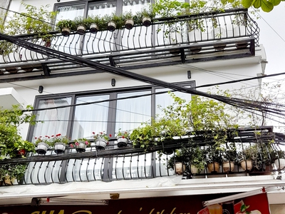 Bán nhà việt hưng long biên, lô góc, kinh doanh, oto tránh, 77m2, giá 3.85 tỷ 0