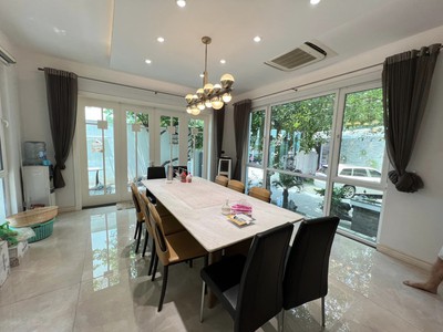 Mặt Phố Bà Triệu  300 500 m2-Mặt Tiền 10M  -Diện tích Lớn 360M2 --270 Tỷ 3