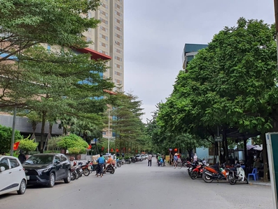 Cần tiền bán gấp nhà lk phân lô, kđt văn khê, hà đông 83m2 4 tầng  trục chính18m   giá 13.5 tỷ 0