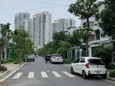 Bán căn biệt thư 226m mặt tiền 16m hai mặt đường khu ngoại giao đoàn gần đại sứ quán hàn quốc 72 tỷ 4