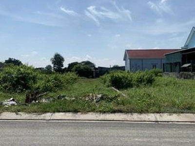 Dì em kẹt tiền cần bán lô đất ở xã đức hòa đông 0