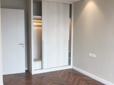 Tôi bán gấp căn hộ 125m2 giá 5,5 tỷ CC King Palace Hà Nội. Bao hết các phí. 1