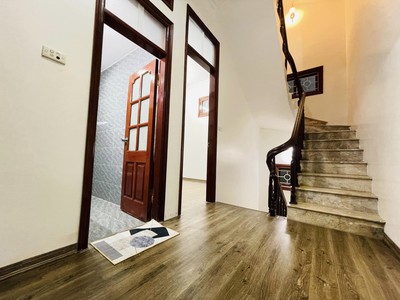 Bán nhà Mới ngõ 44 Trần Thái Tông 44m2 x 5 Tầng, Mt 5m giá 5,3 tỷ 0