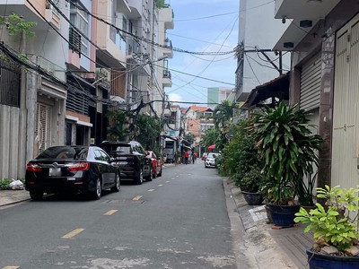 Mặt tiền ngang 11m-nguyễn văn linh- chỉ 6 tỷ 3