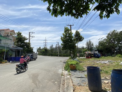 Còn Đúng 5 Lô Đất Ngay Bờ Hồ Biconsi Dĩ An  Giá  18tr/m2 1