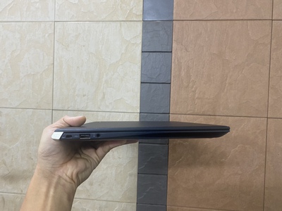 Laptop Toshiba Portege X30 mỏng nhẹ chỉ nặng 1kg pin 5h-7h i5-7200u 4