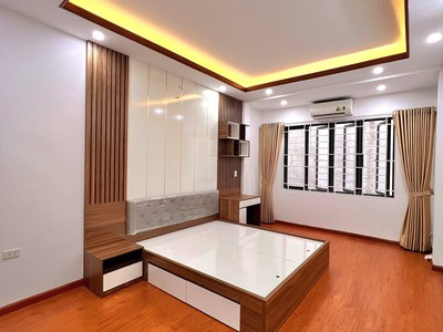 Nhà 50m hơn 3 tỷ, gần ngõ 433 Kim Ngưu. Sát Ô Tô, có sân để riêng để xe máy 3