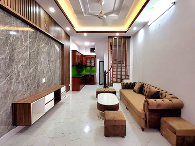 Nhà 50m hơn 3 tỷ, gần ngõ 433 Kim Ngưu. Sát Ô Tô, có sân để riêng để xe máy 0