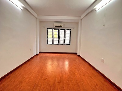 Nhà 50m hơn 3 tỷ, gần ngõ 433 Kim Ngưu. Sát Ô Tô, có sân để riêng để xe máy 5