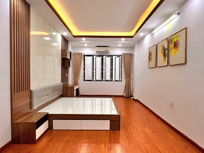 Nhà 50m hơn 3 tỷ, gần ngõ 433 Kim Ngưu. Sát Ô Tô, có sân để riêng để xe máy 8