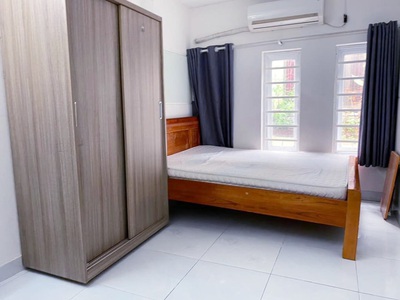 Bán căn hộ dv mặt tiền hoàng diệu  cách quấn 1, 2 đúng 70 m  dt 210 m đúc 5 tấm thu nhập 40 triêu 3