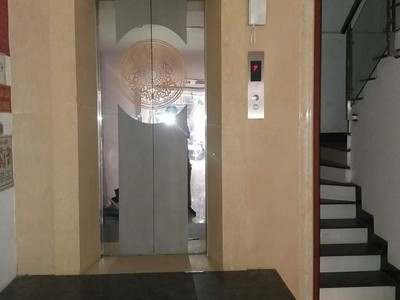 8 tỷ 750 , 50m x 5 tầng, vỉa hè, thang máy, pllk   kđt văn khê hà đông 1