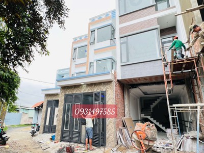 Bán Nhà Sổ Riêng Sân Xe Hơi có Hoàn Công Gần Bệnh Viện Tp. Dĩ An 0