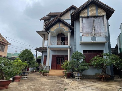 Chính chủ cần bán Biệt Thự 2 MT đường chính. 0