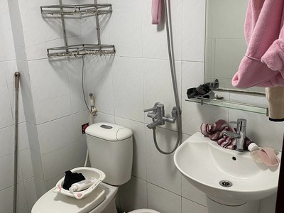 Chính chủ cần cho thuê 1 phòng tầng 3 số 19 ngõ 82/98 yên lãng, láng hạ. đống đa hn 1