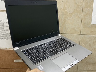 Laptop cũ Toshiba Portege Z30-B i5 5300U, 4GB, SSD 128GB, màn hình 13. 2