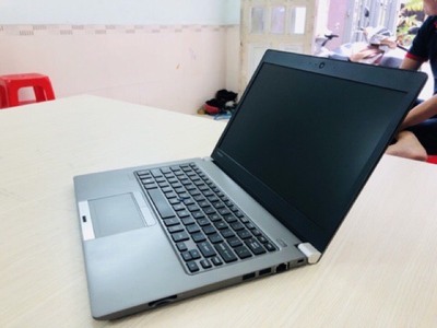 Laptop cũ Toshiba Portege Z30-B i5 5300U, 4GB, SSD 128GB, màn hình 13. 1