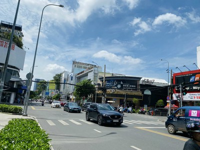 Cho thuê mặt tiền 486 Điện Biên Phủ, P. 15, Bình Thạnh, DT:6x17m, ngay khu kinh doanh, giá 37tr/ th 0