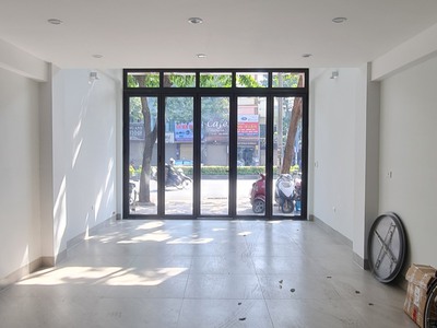Chính chủ cho thuê SIÊU PHẨM nhà 5 tầng mới xây tại Đường Nguyễn Văn Cừ, Phường Ngọc Lâm, Long Biên, 0